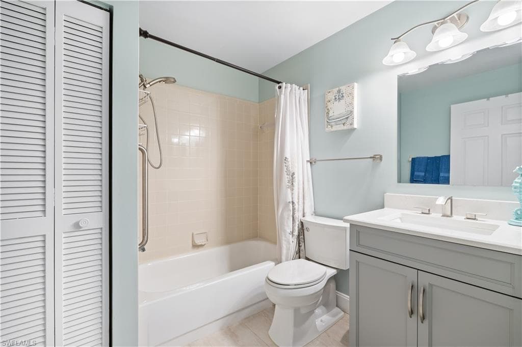 757 Wiggins Lake DR # 106, NAPLES FL 34110-18