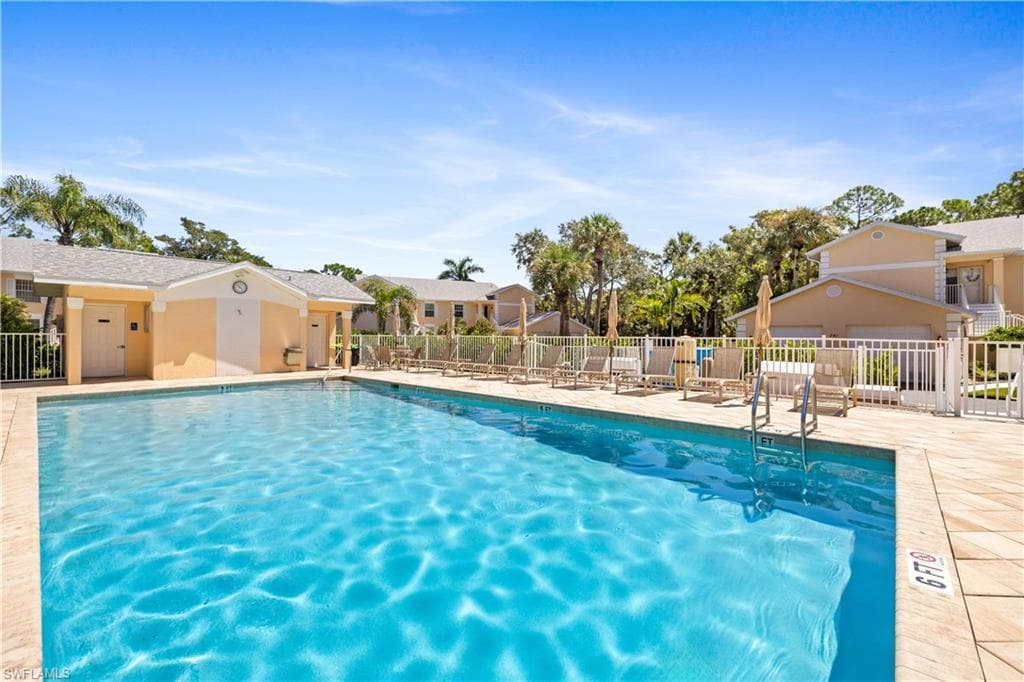 757 Wiggins Lake DR # 106, NAPLES FL 34110-28