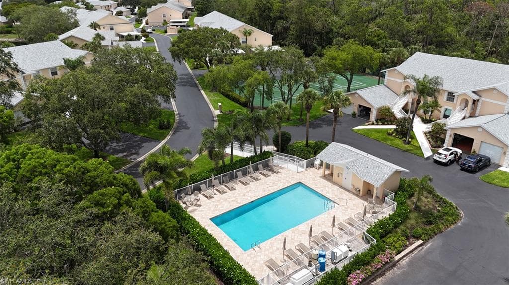 773 Wiggins Lake DR # 105, NAPLES FL 34110-14