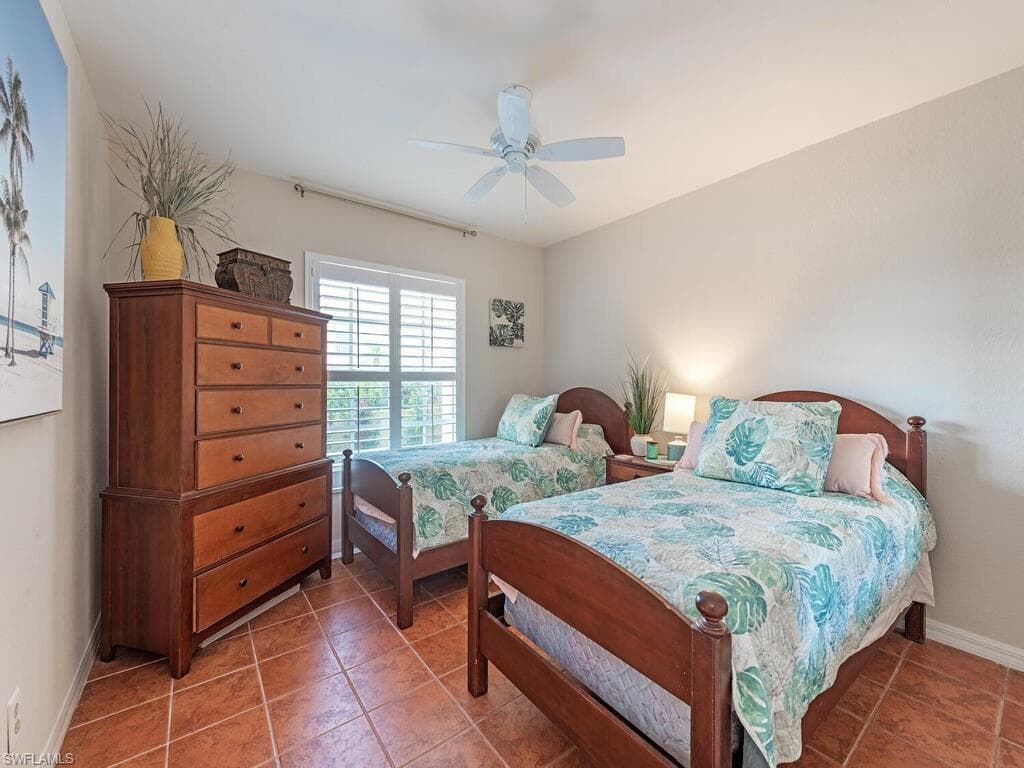 773 Wiggins Lake DR # 105, NAPLES FL 34110-10