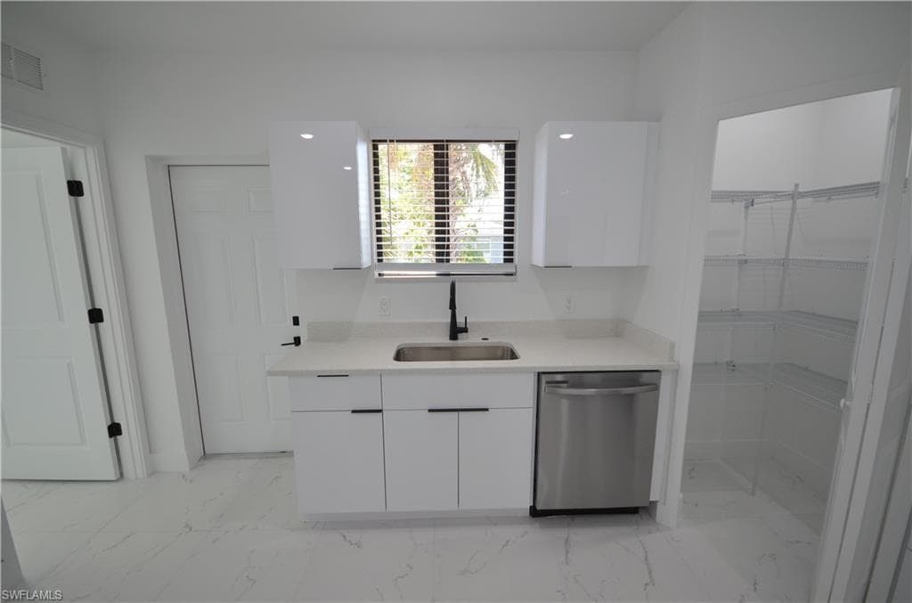 2132 Barker BLVD-8