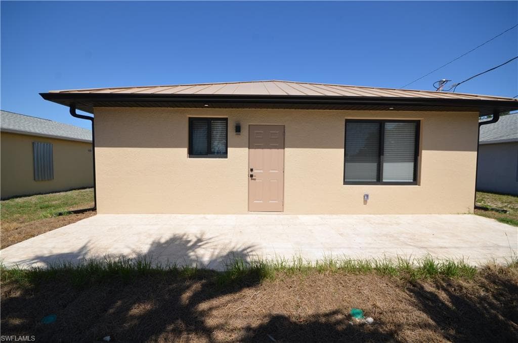 2132 Barker BLVD-32