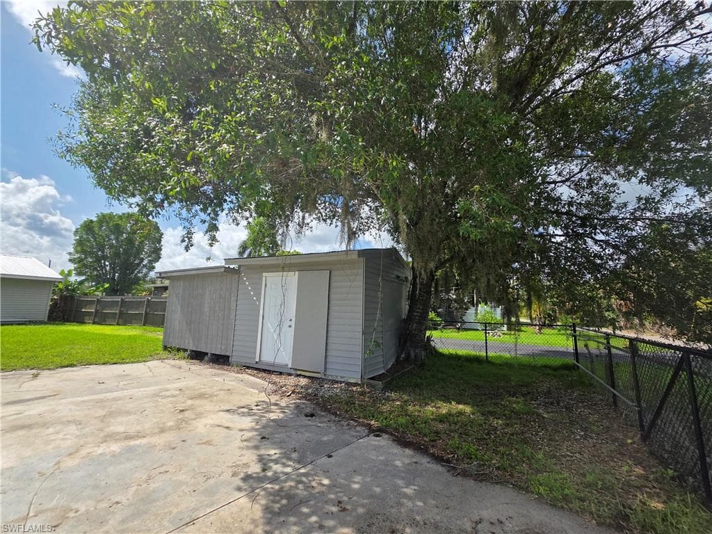 2248 Marina Park DR, FORT MYERS FL 33905-2