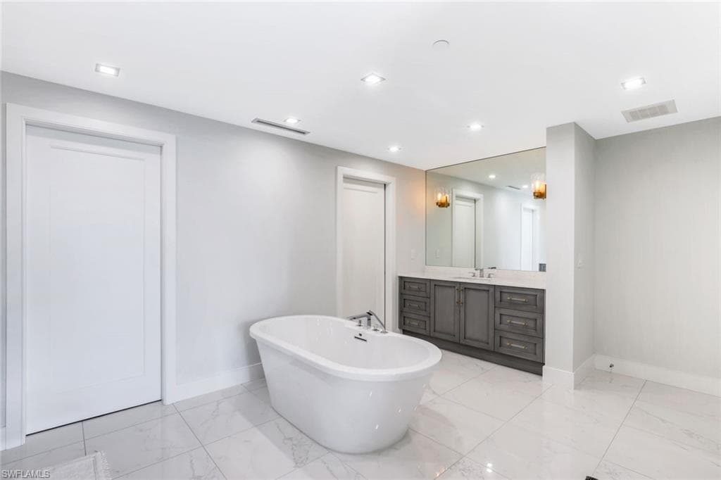 13915 Old Coast RD # 502, NAPLES FL 34110-12