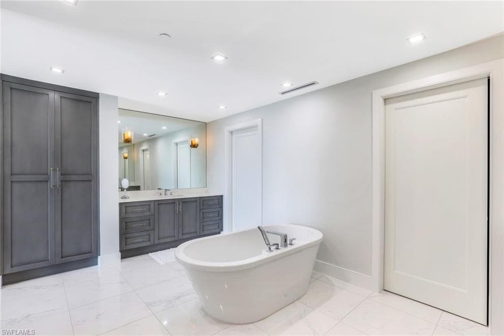 13915 Old Coast RD # 502, NAPLES FL 34110-13