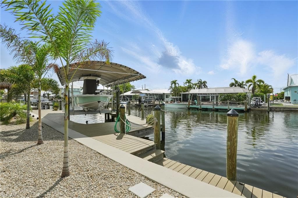 2749 Bruce ST, MATLACHA FL 33993-27