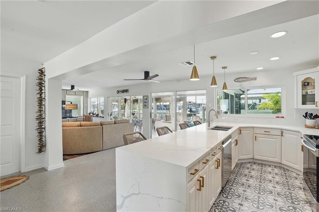 2749 Bruce ST, MATLACHA FL 33993-8
