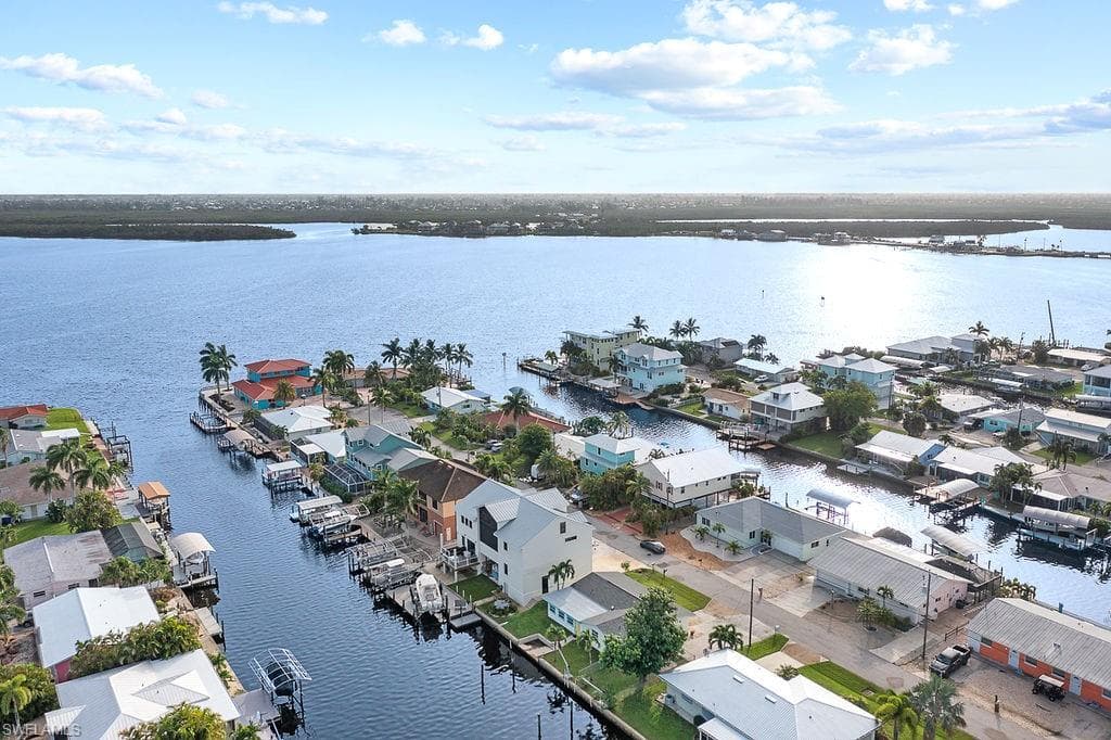 2749 Bruce ST, MATLACHA FL 33993-43