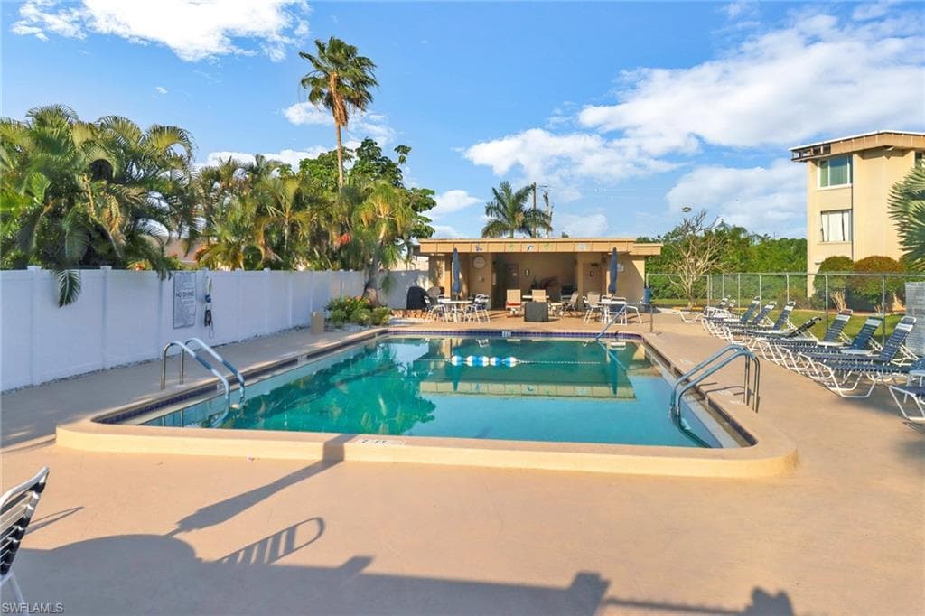 2264 Winkler AVE # 202, FORT MYERS FL 33901-16