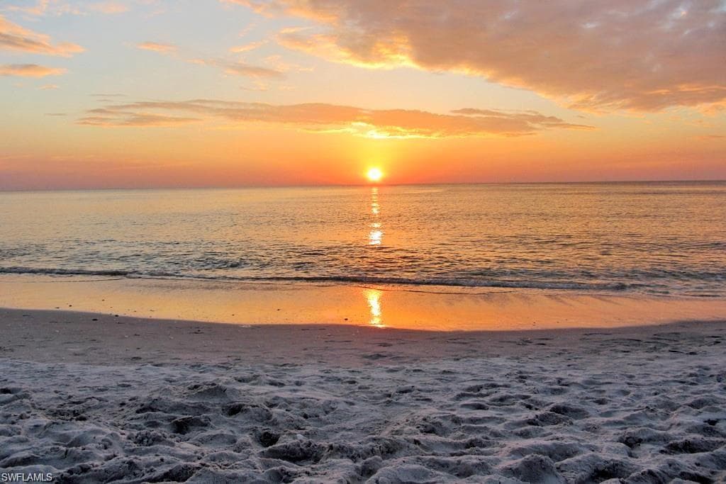 595 93rd AVE N, NAPLES FL 34108-22