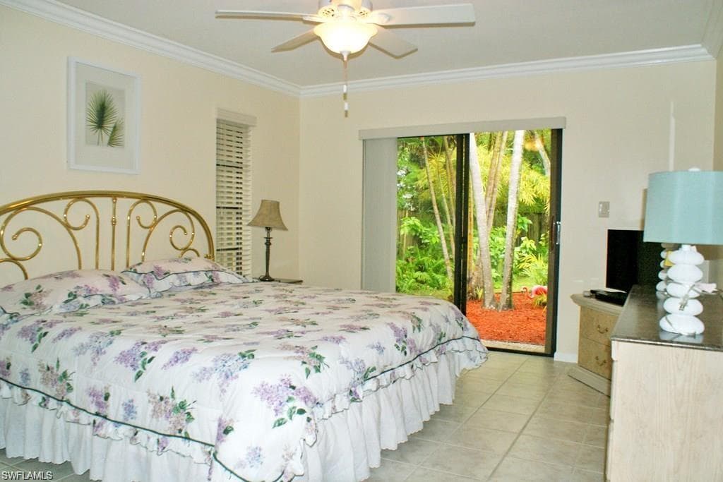 595 93rd AVE N, NAPLES FL 34108-11