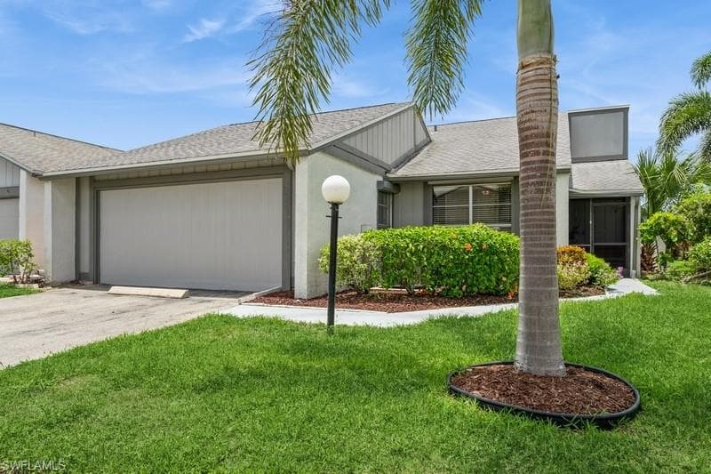 9749 Maplecrest CIR, LEHIGH ACRES FL 33936-2