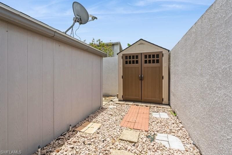 9749 Maplecrest CIR, LEHIGH ACRES FL 33936-37
