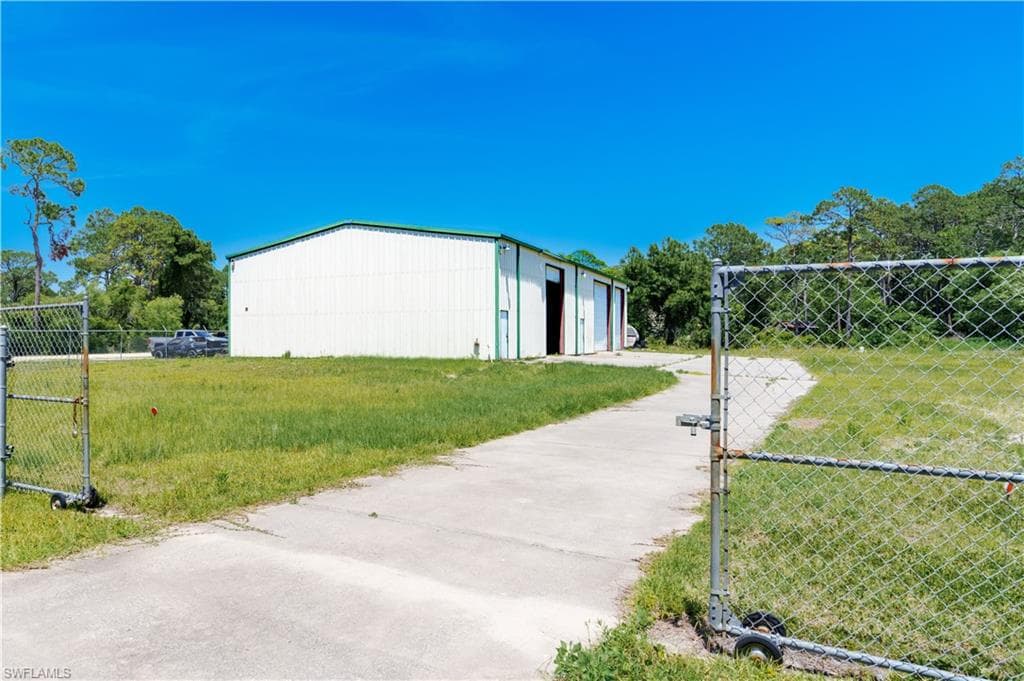 90 Otter Slide RD, EASTPOINT FL 32328-6