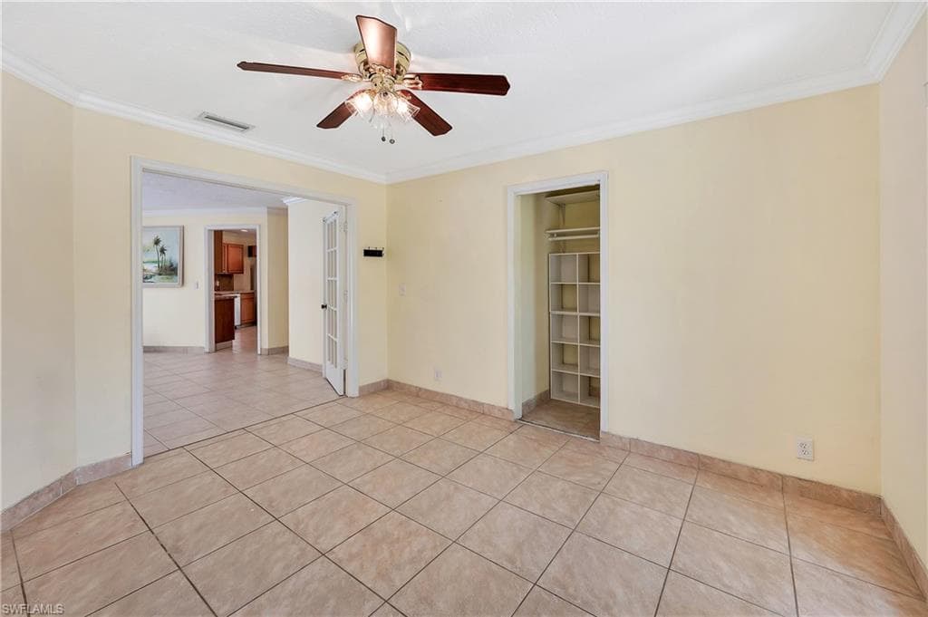 639 Pompano DR-11