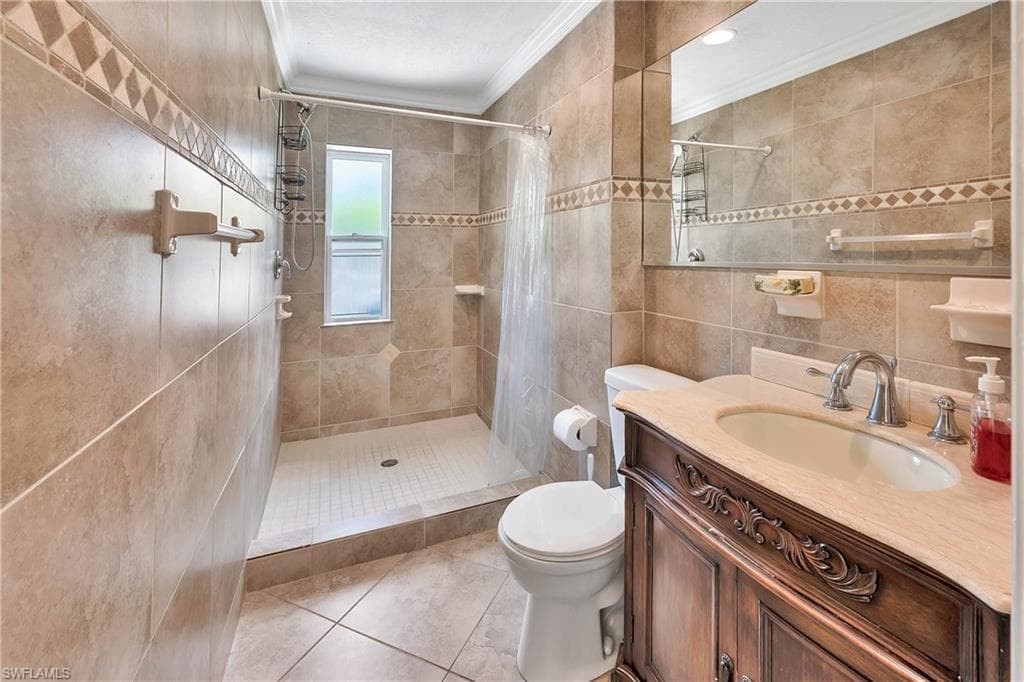 639 Pompano DR-6