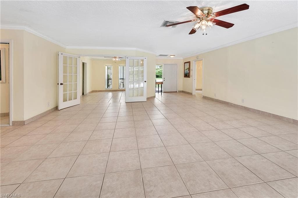 639 Pompano DR-35