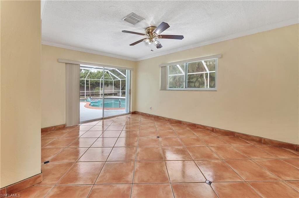 639 Pompano DR-27