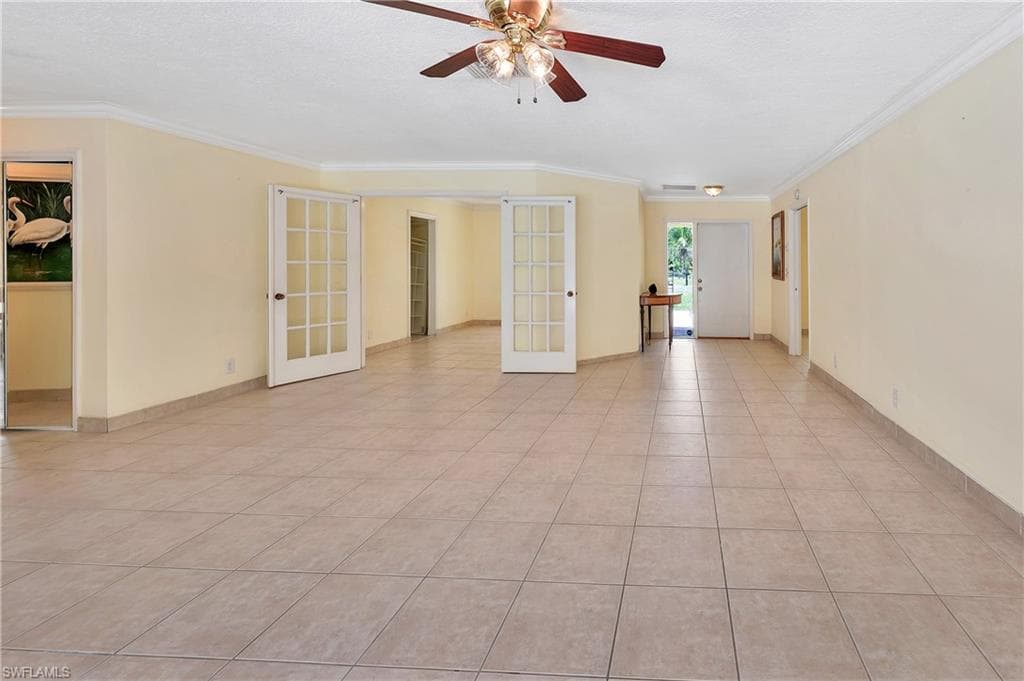 639 Pompano DR-8