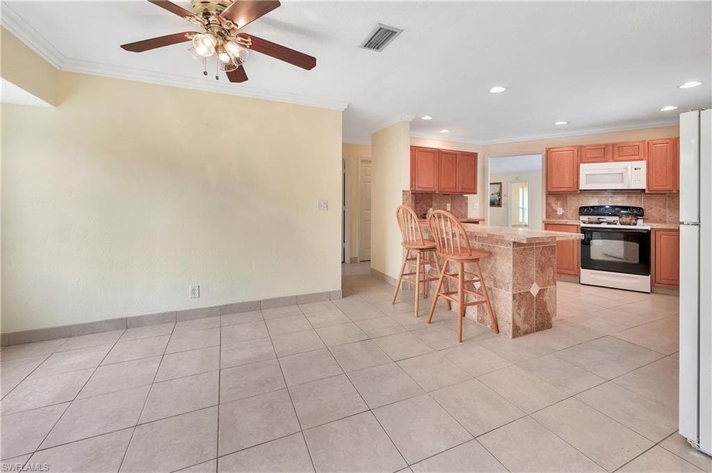 639 Pompano DR-29
