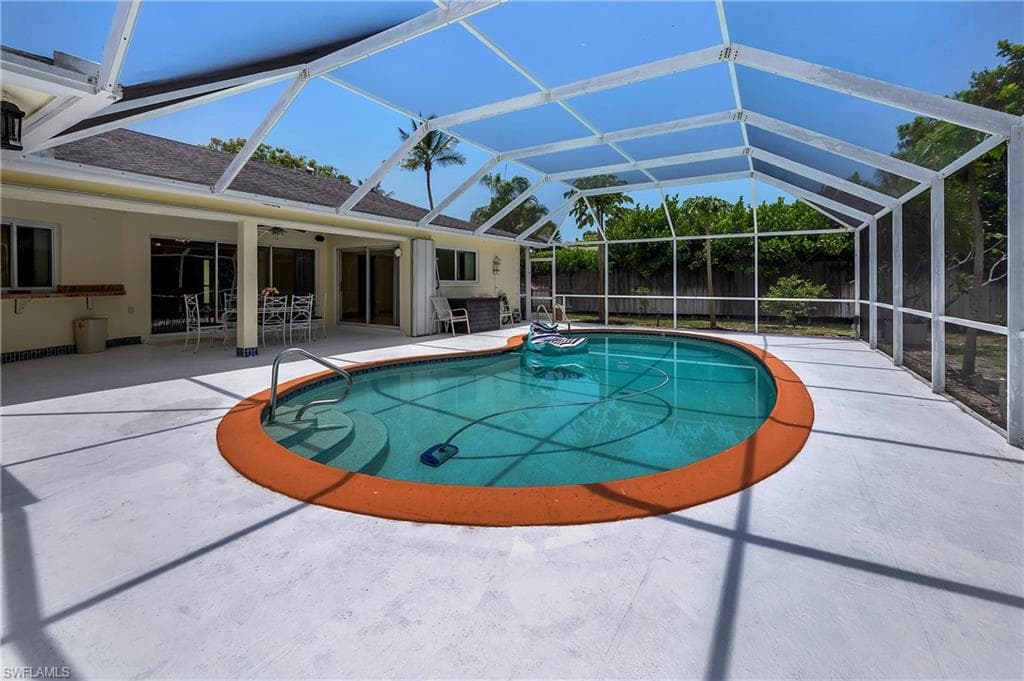 639 Pompano DR-33