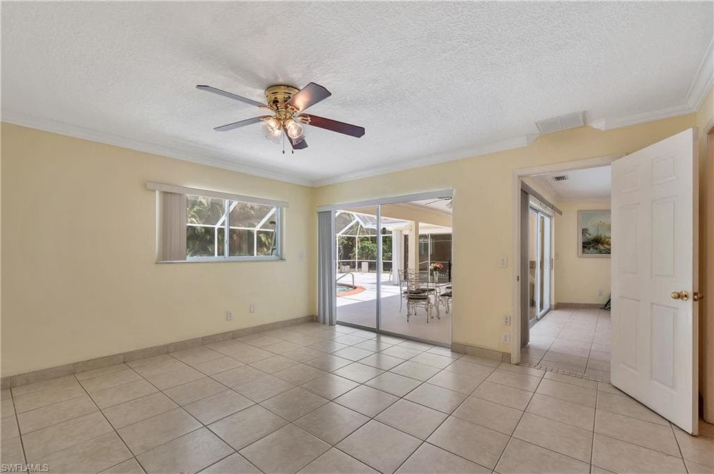 639 Pompano DR-17