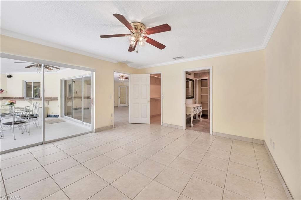 639 Pompano DR-18