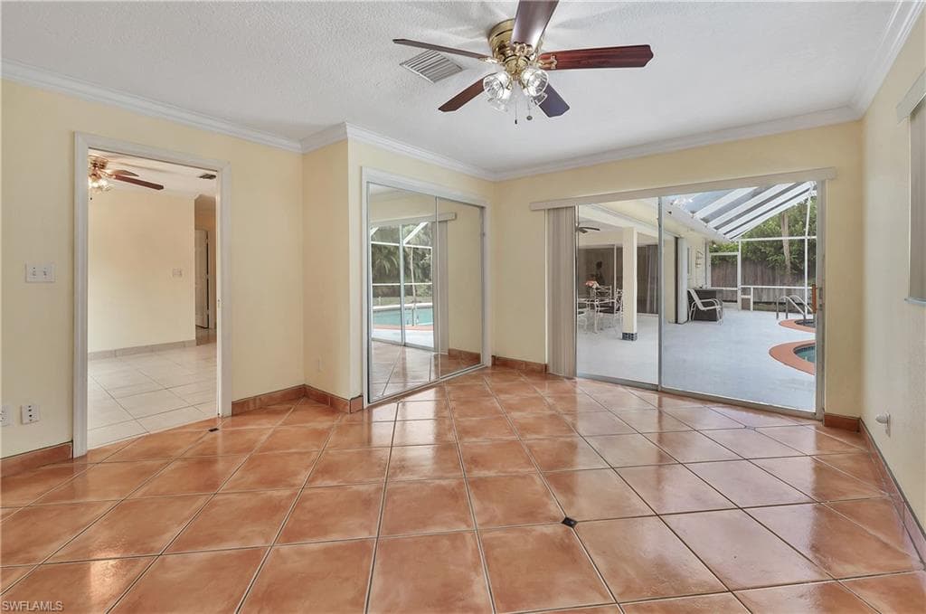 639 Pompano DR-28