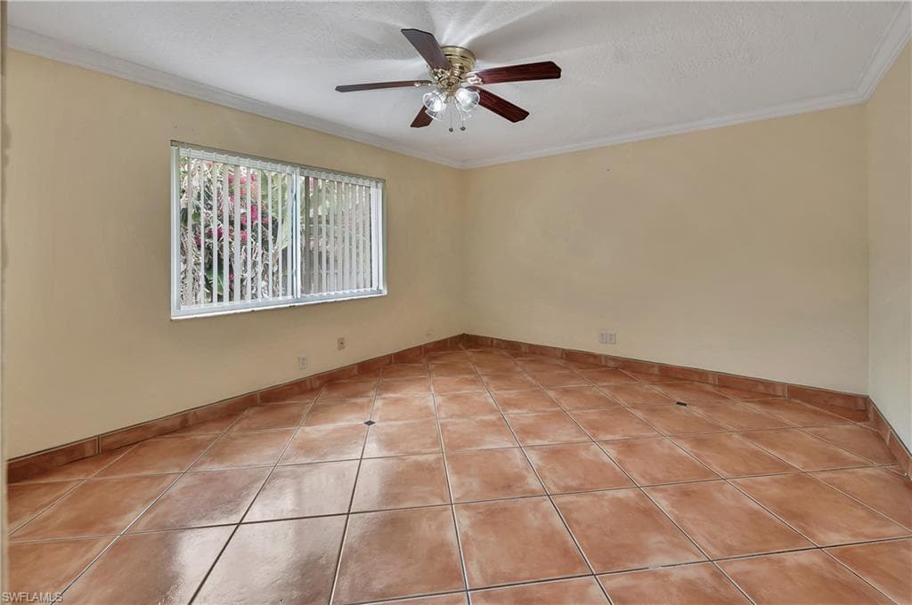 639 Pompano DR-20