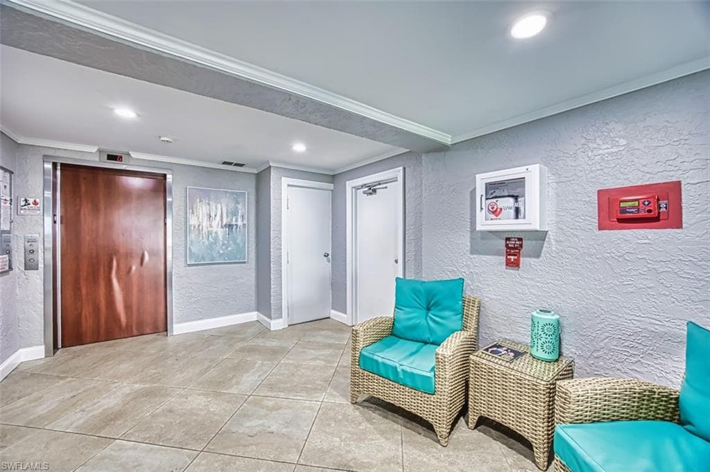 2885 Palm Beach BLVD # 105, FORT MYERS FL 33916-10