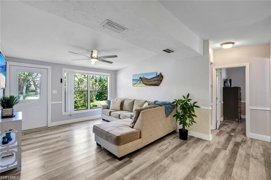 2047 Harbor LN, NAPLES FL 34104-5
