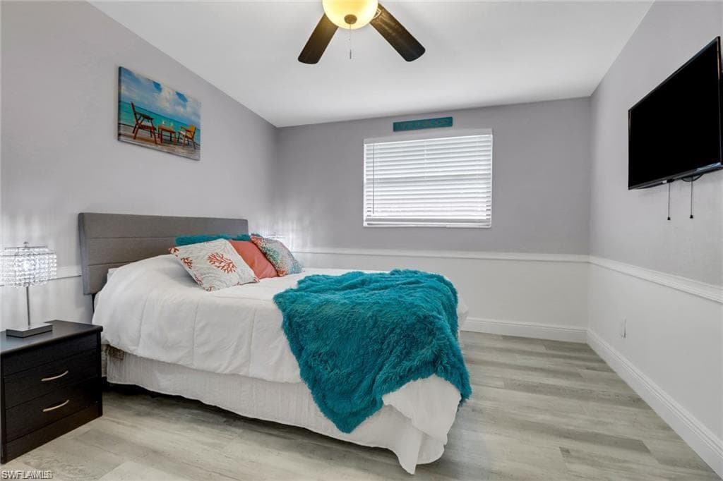 2047 Harbor LN, NAPLES FL 34104-12