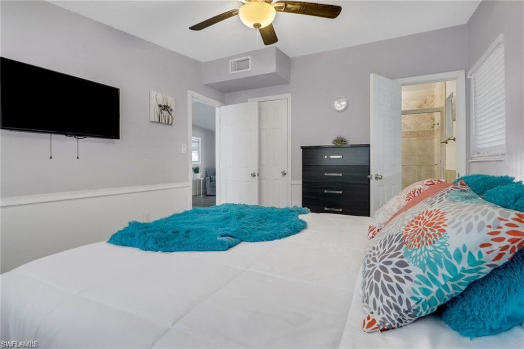 2047 Harbor LN, NAPLES FL 34104-13