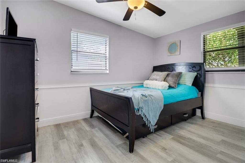 2047 Harbor LN, NAPLES FL 34104-18