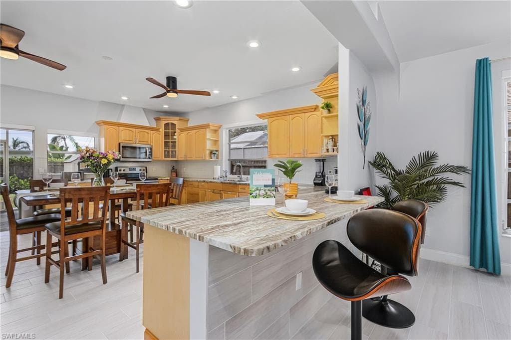 794 95th AVE N, NAPLES FL 34108-5