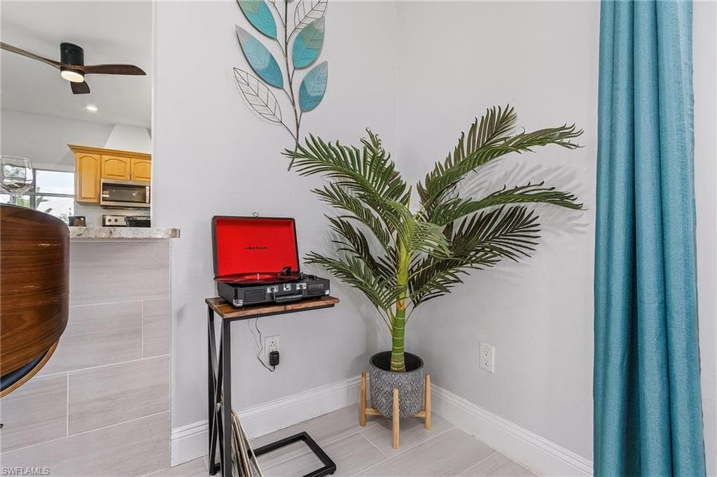 794 95th AVE N, NAPLES FL 34108-12