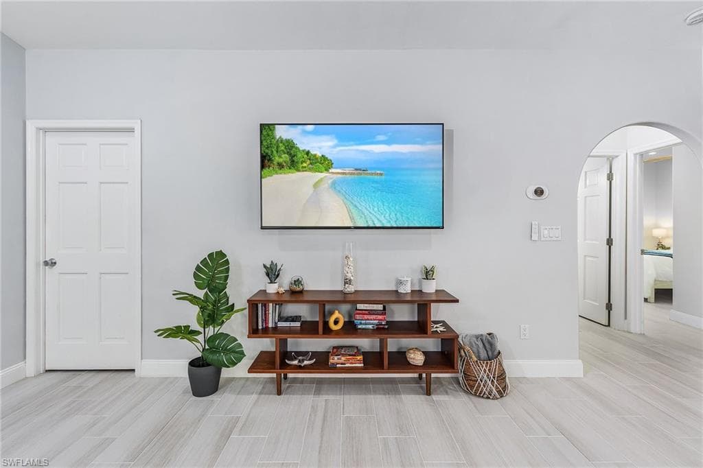 794 95th AVE N, NAPLES FL 34108-10