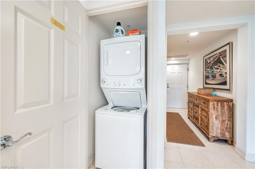 2748 Tiburon BLVD E C-301-11