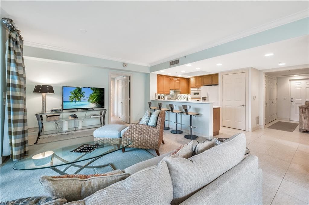 2748 Tiburon BLVD E C-301-4