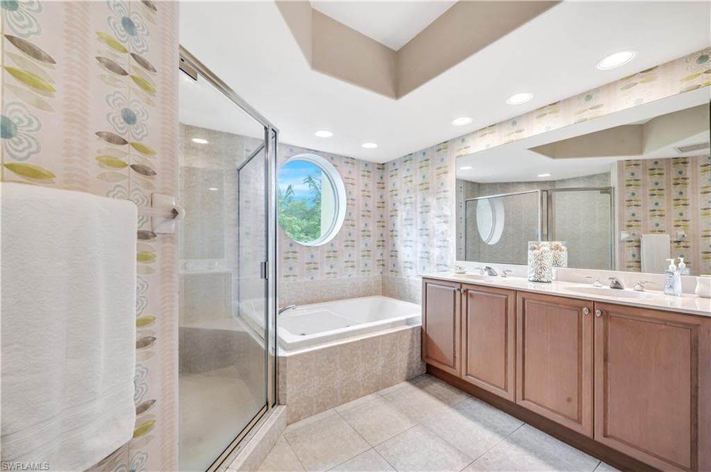 2748 Tiburon BLVD E C-301-19