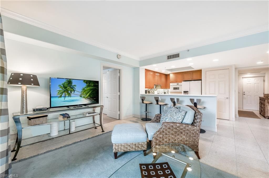 2748 Tiburon BLVD E C-301-9