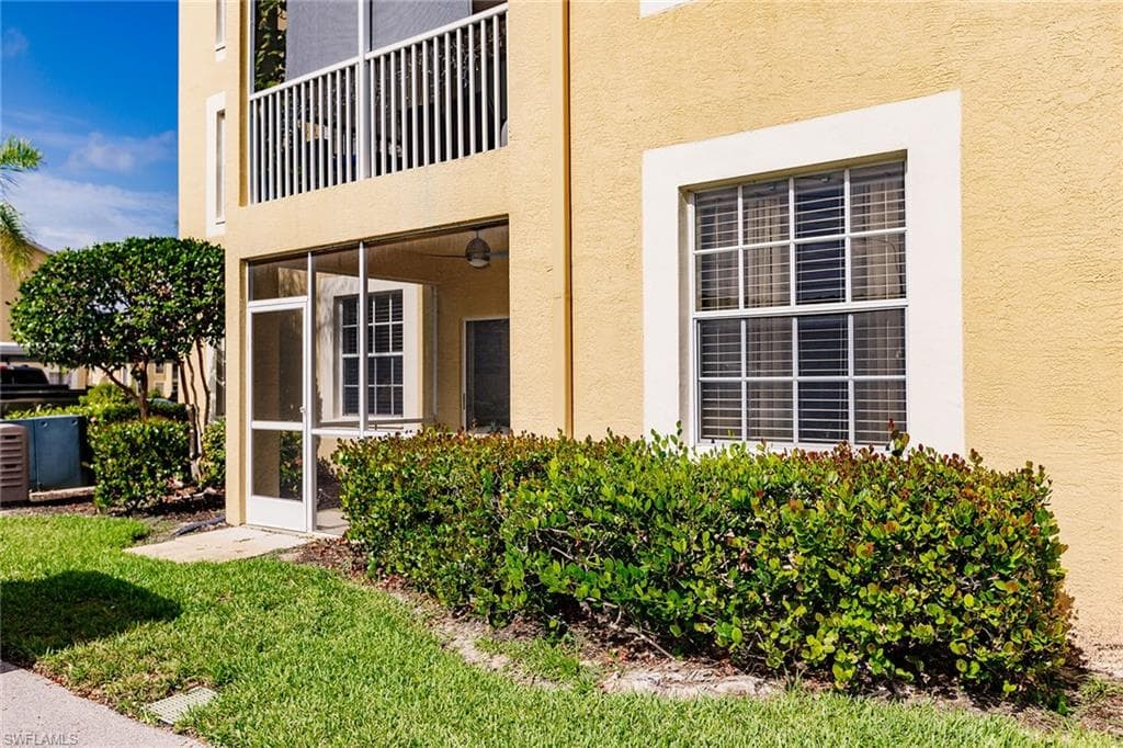 4700 Saint Croix LN # 318, NAPLES FL 34109-35