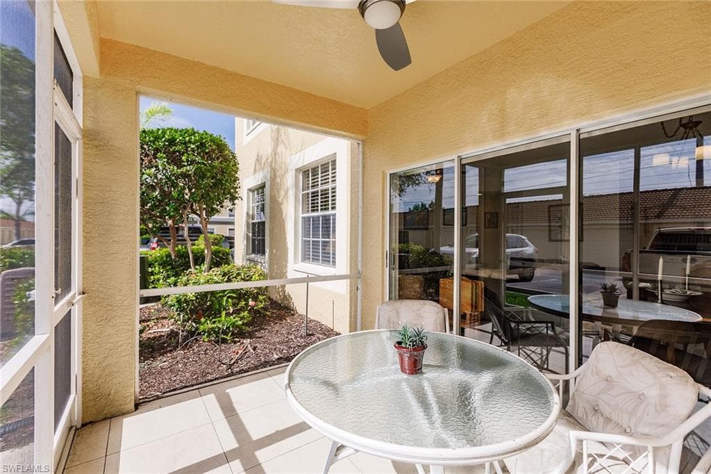 4700 Saint Croix LN # 318, NAPLES FL 34109-33