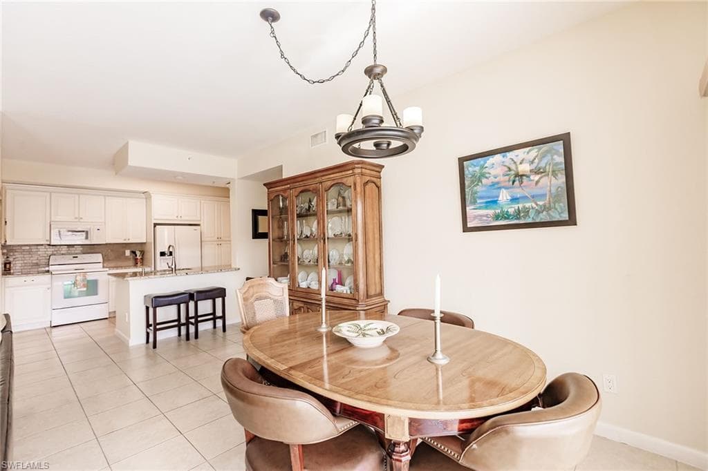 4700 Saint Croix LN # 318, NAPLES FL 34109-14