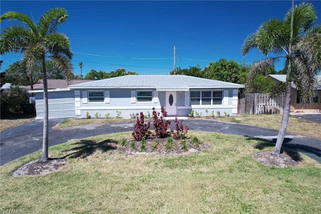 1141 S Alhambra CIR, NAPLES FL 34103-1