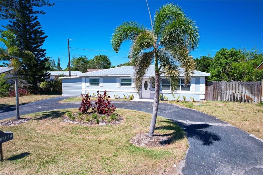 1141 S Alhambra CIR, NAPLES FL 34103-2