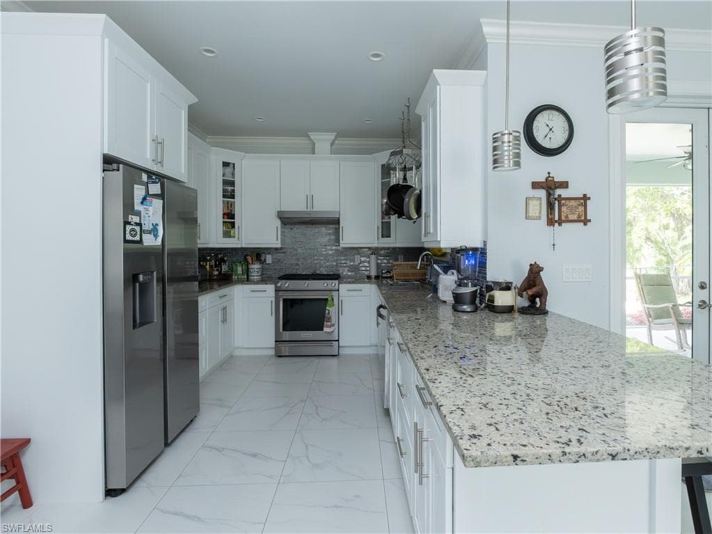260 Price ST, NAPLES FL 34113-12