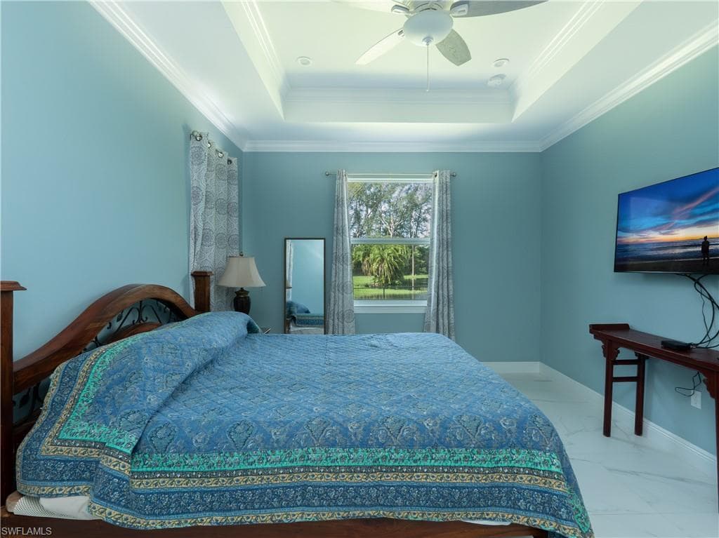 260 Price ST, NAPLES FL 34113-15