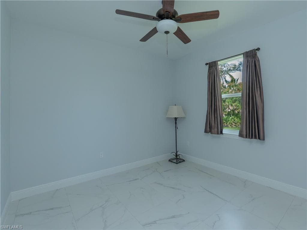 260 Price ST, NAPLES FL 34113-21