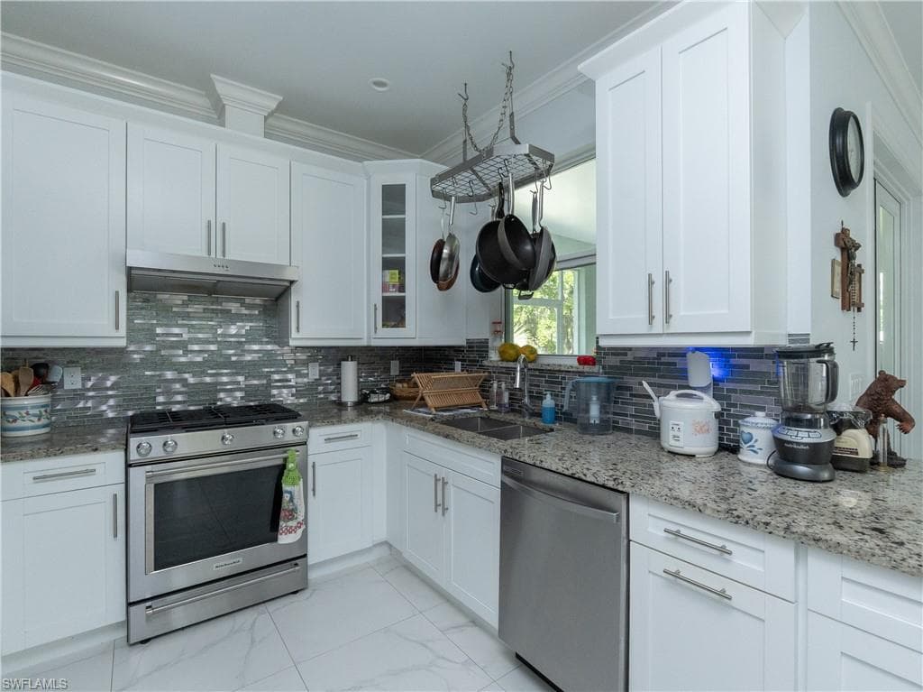 260 Price ST, NAPLES FL 34113-13